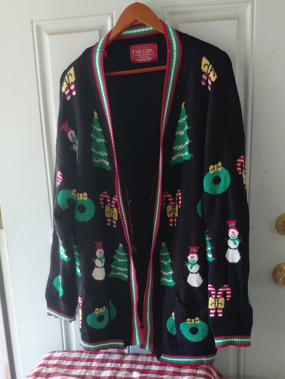 F&R Girl Black Christmas Cardigan with Trees & Snowmen Size XL in Women